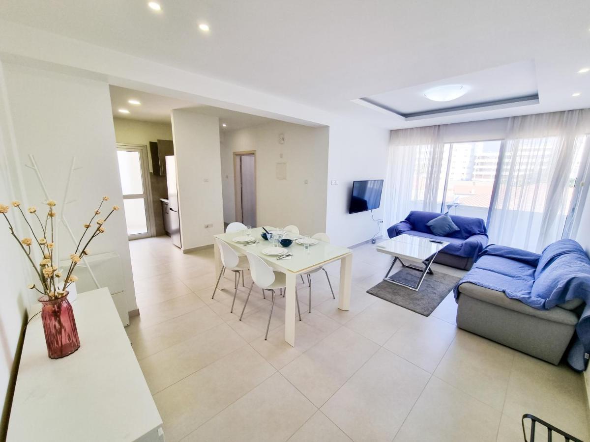 Ferienwohnung Seaside Elegance Retreat Larnaka Exterior foto